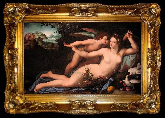framed  Alessandro Allori Venus disarming Cupid., ta009-2